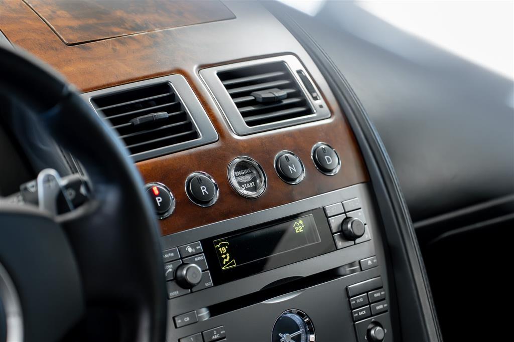 Aston Martin DB9 5,9 V12 456HK 2d 6g Aut. – Miniature 16