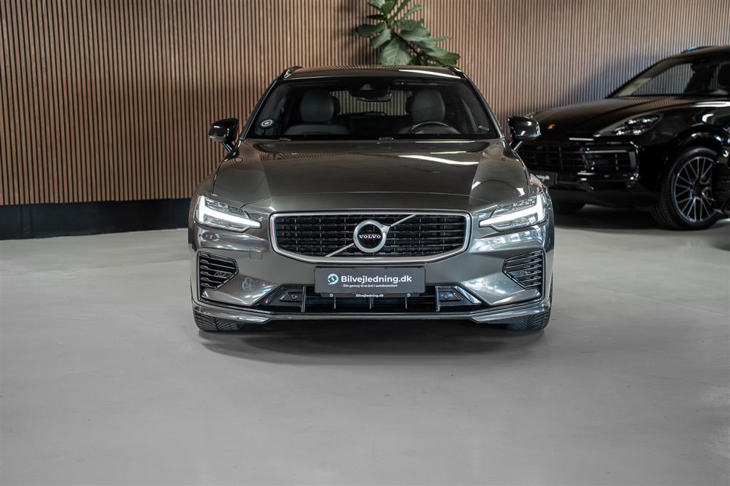 Volvo V60 2,0 T8 Twin Engine  Plugin-hybrid R-design AWD 390HK Stc 8g Aut. – Miniature 2