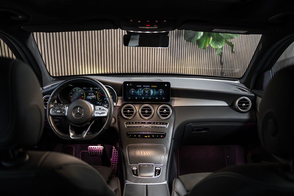 Mercedes-Benz GLC300 de 2,0 Plugin-hybrid AMG Line 4Matic 9G-Tronic 306HK 5d 9g Aut. – Miniature 16