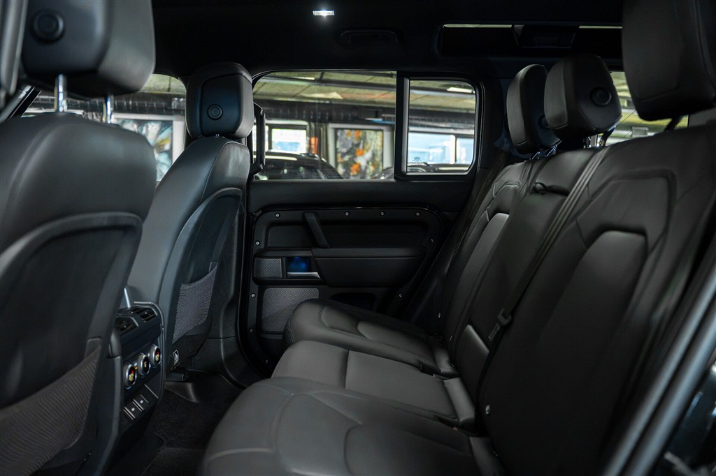 Land Rover Defender 110" 5,0 AWD 525HK 5d 8g Aut. – Miniature 18