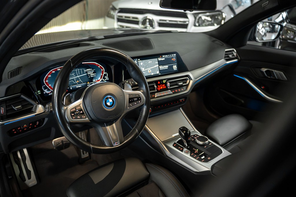 BMW 330e Touring 2,0 Plugin-hybrid M-Sport XDrive Steptronic 292HK Stc 8g Aut. – Miniature 10