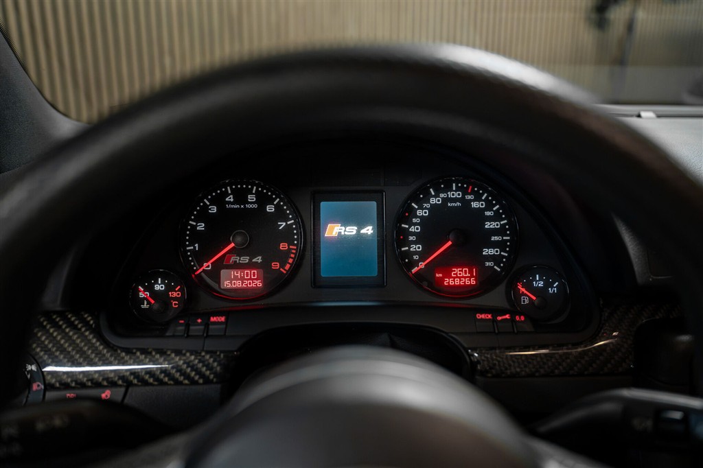 Audi RS 4 4,2 Quattro 420HK 6g – Miniature 13