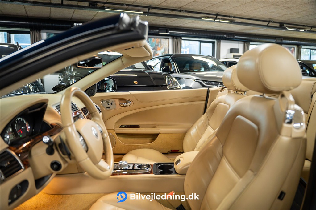 Jaguar XKR Convertible 5,0 S/C V8 510HK Cabr. 6g Aut. – Miniature 11