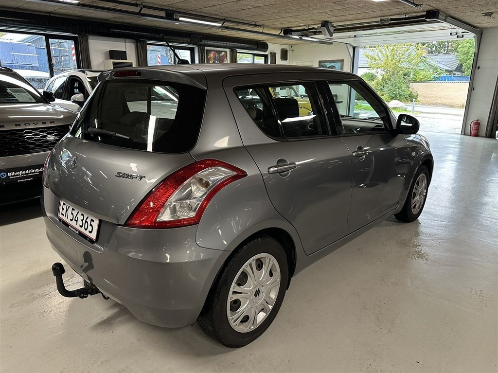 Suzuki Swift 1,2 Dualjet 16V Comfort 90HK 5d – Miniature 5