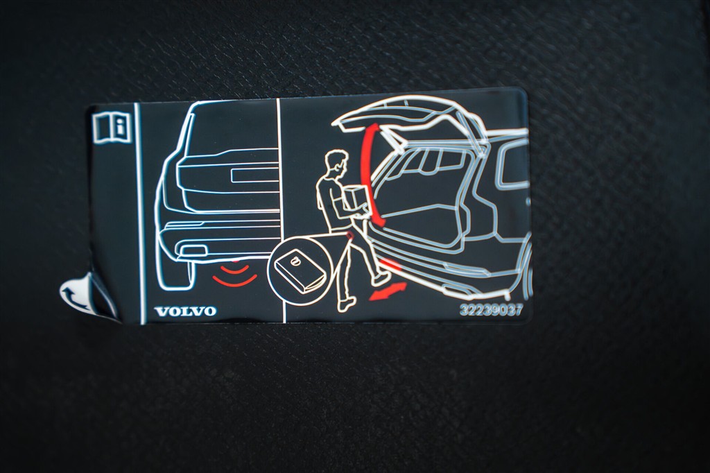 Volvo XC90 2,0 T8 Recharge  Plugin-hybrid R-design AWD 455HK 5d 8g Aut. – Miniature 12